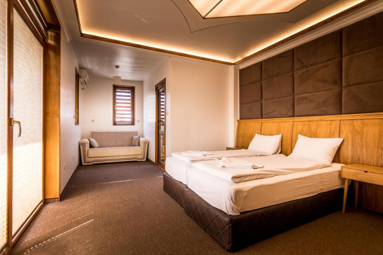 فندق Tihiat Kut Complex كيوستينديل المظهر الخارجي الصورة
