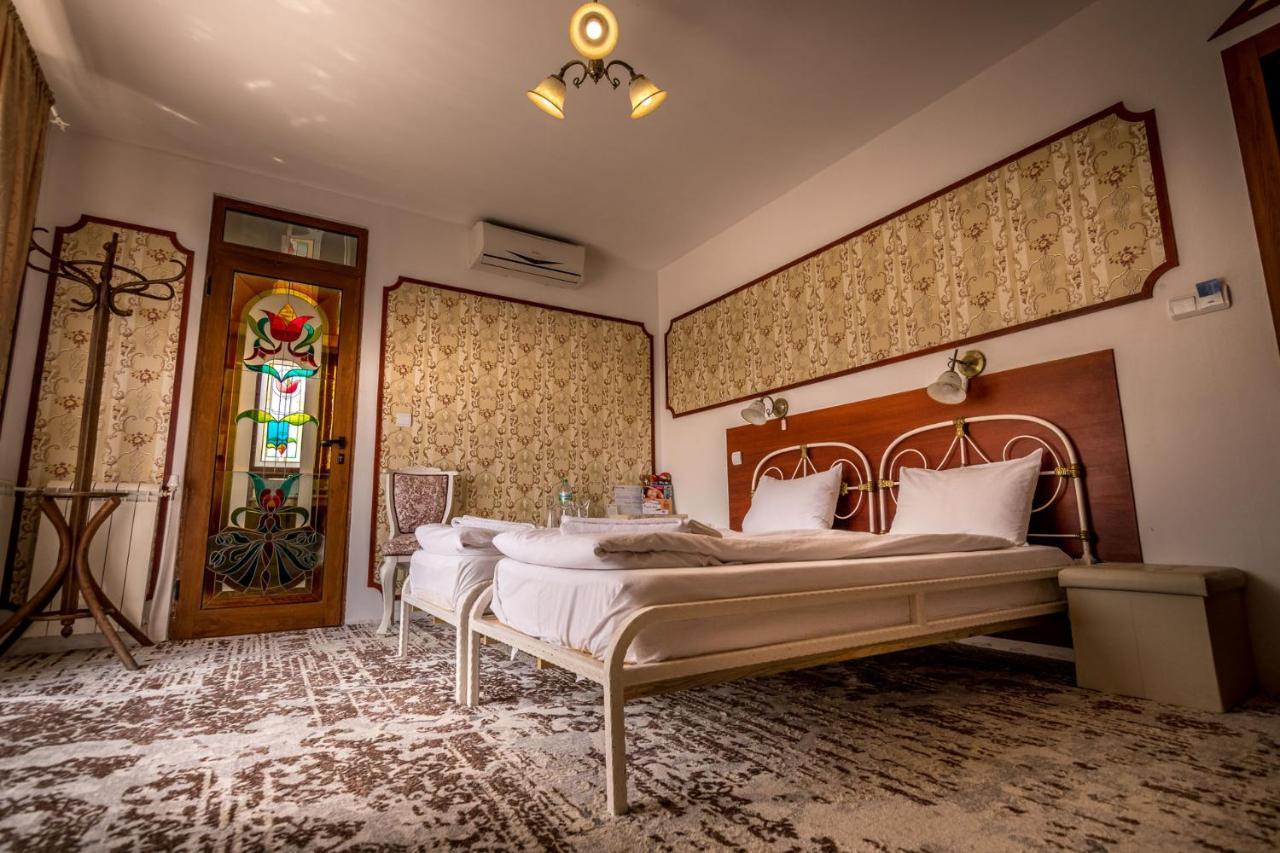 فندق Tihiat Kut Complex كيوستينديل المظهر الخارجي الصورة
