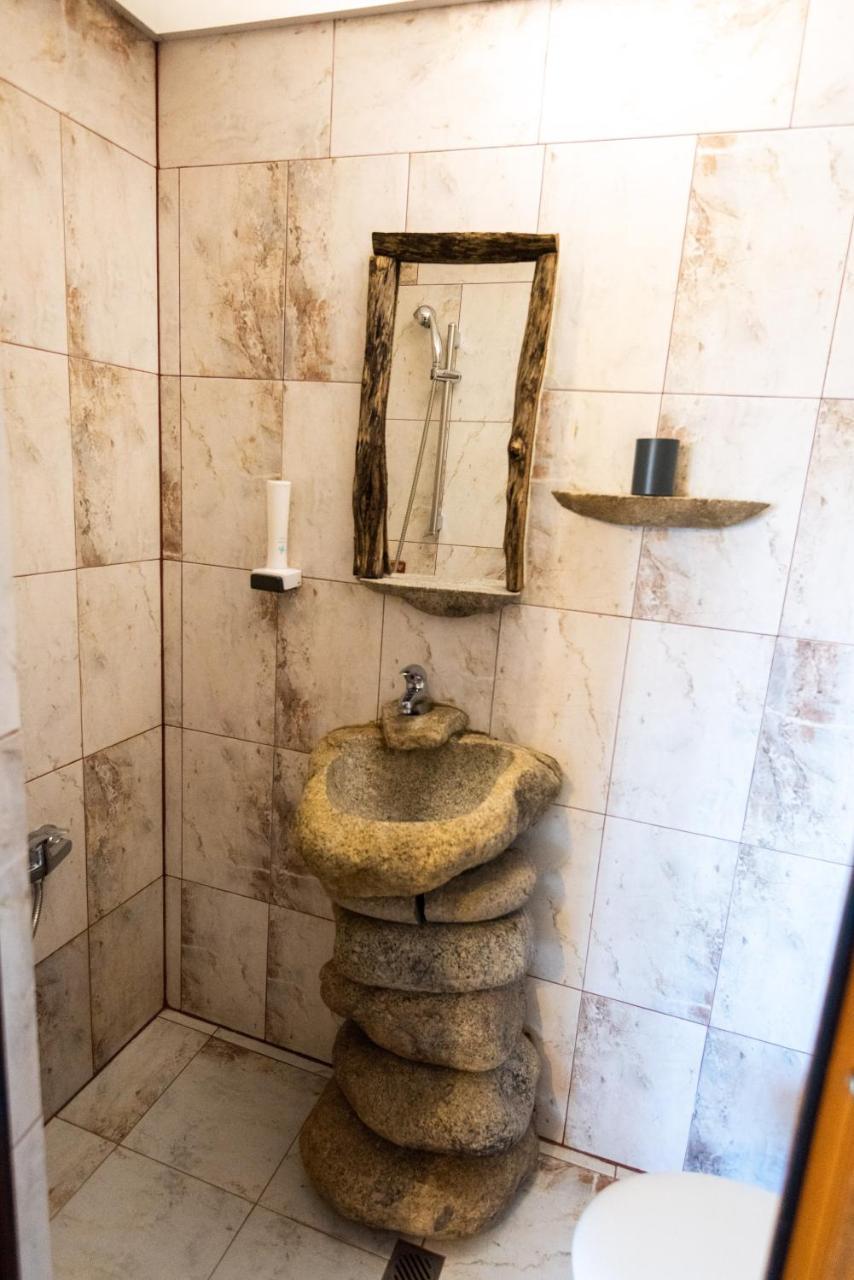 فندق Tihiat Kut Complex كيوستينديل المظهر الخارجي الصورة