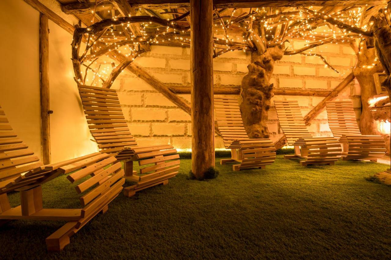 فندق Tihiat Kut Complex كيوستينديل المظهر الخارجي الصورة